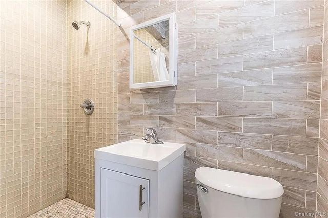80-15B 168th Street, Jamaica Estates, NY 11432