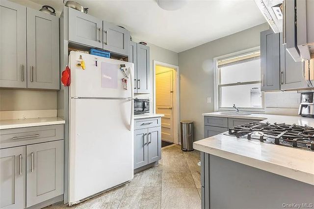 80-15B 168th Street, Jamaica Estates, NY 11432