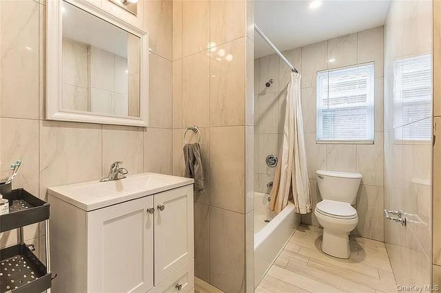 80-15B 168th Street, Jamaica Estates, NY 11432