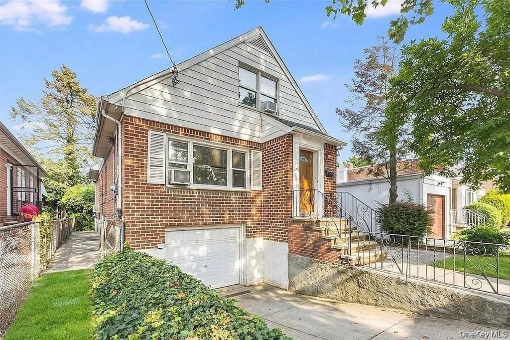 80-15B 168th Street, Jamaica Estates, NY 11432 — exterior