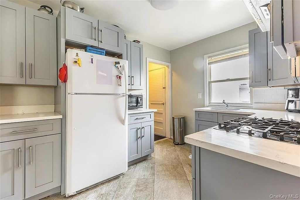 80-15B 168th Street, Jamaica Estates, NY 11432 — photo 3