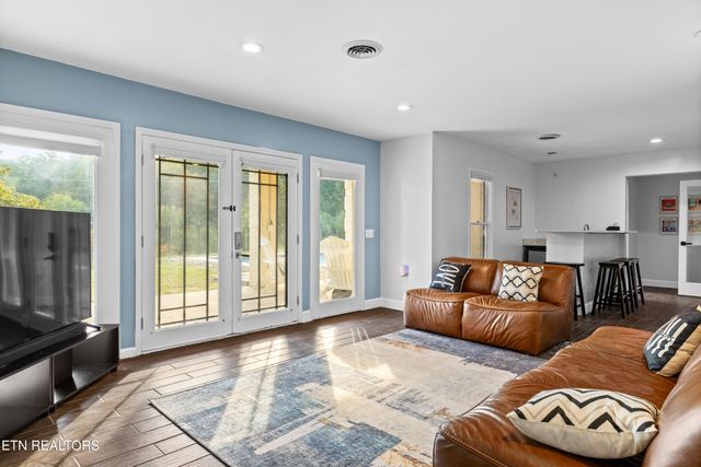 225 Bobwhite Tr, Sevierville, TN 37876