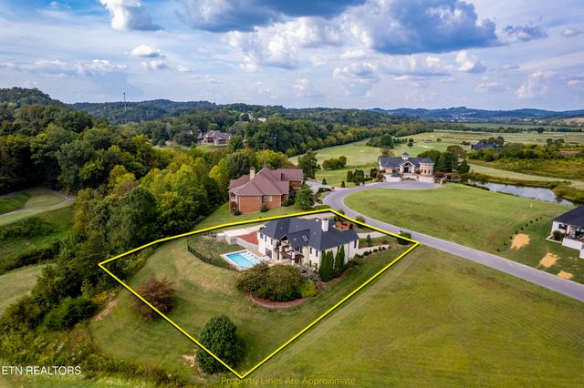 225 Bobwhite Tr, Sevierville, TN 37876