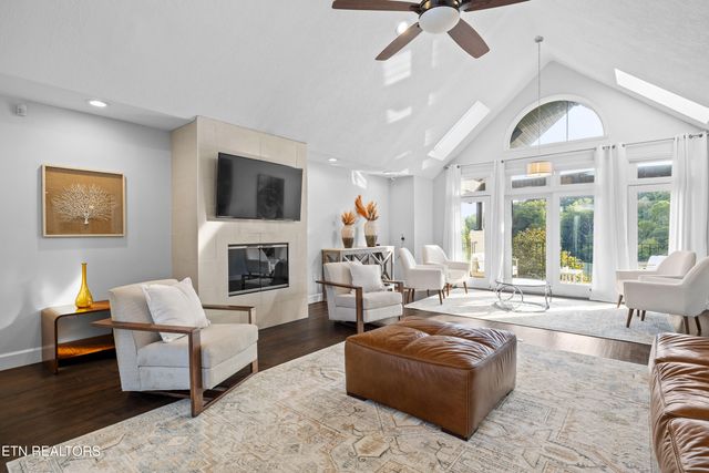 225 Bobwhite Tr, Sevierville, TN 37876