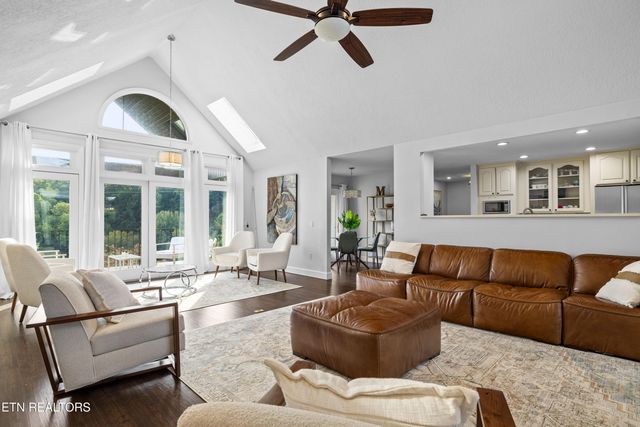 225 Bobwhite Tr, Sevierville, TN 37876