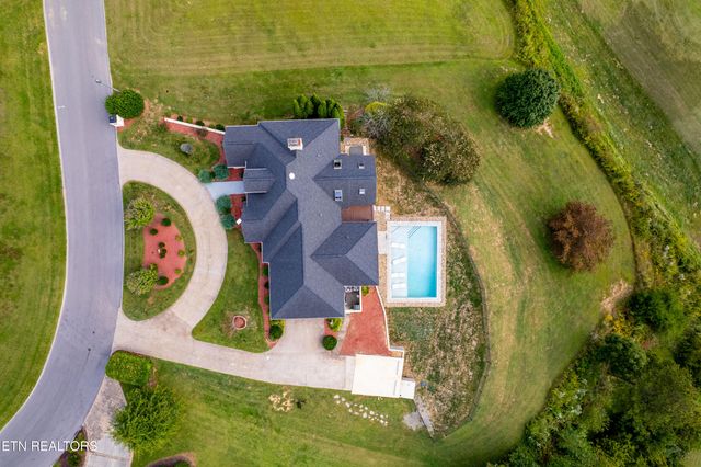 225 Bobwhite Tr, Sevierville, TN 37876