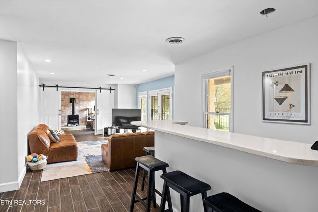 225 Bobwhite Tr, Sevierville, TN 37876