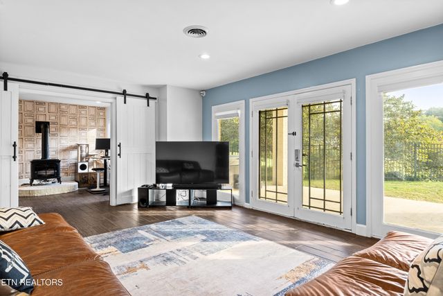 225 Bobwhite Tr, Sevierville, TN 37876