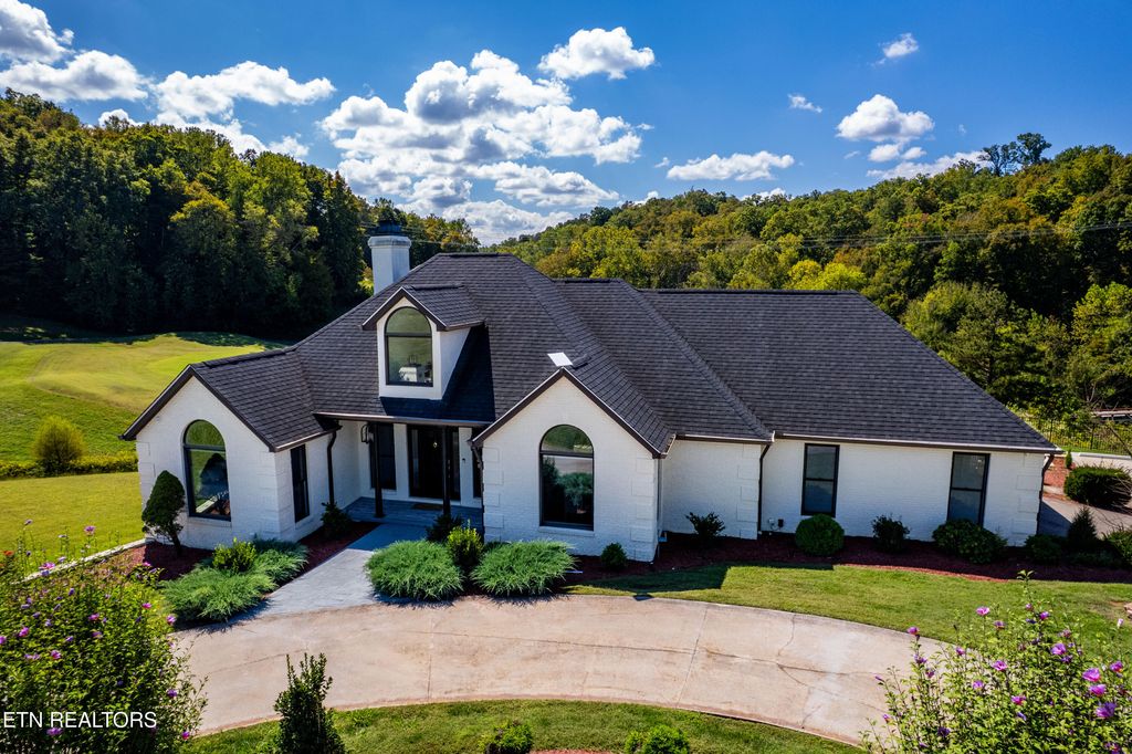 225 Bobwhite Tr, Sevierville, TN 37876