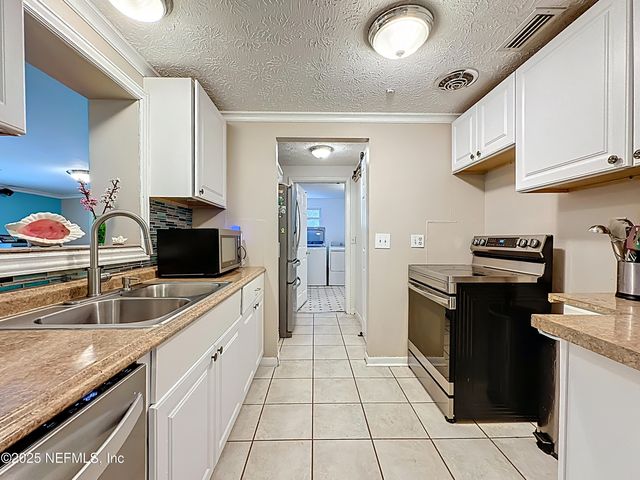 2829 GOLDENROD Circle E, Jacksonville, FL 32246