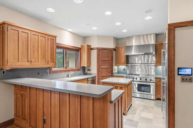 2504 SNOWBERRY CIR, Columbia, MO 65201