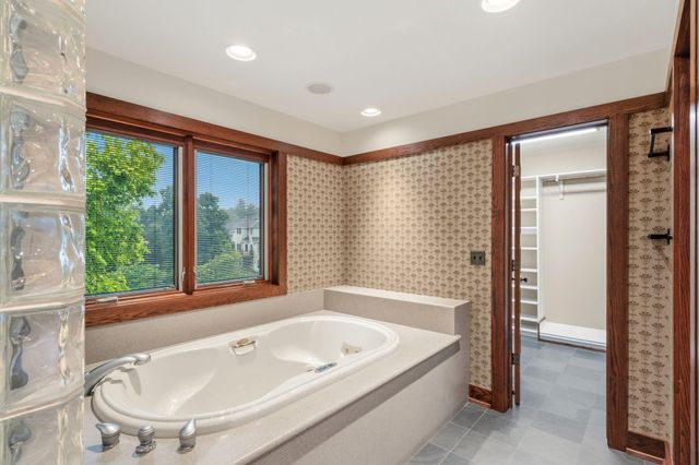 2504 SNOWBERRY CIR, Columbia, MO 65201