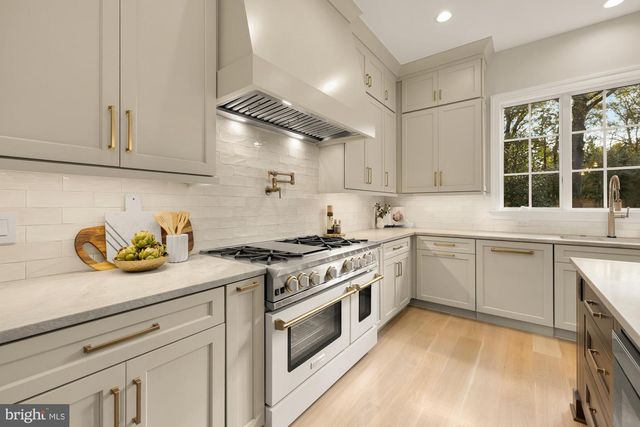 9117 REDWOOD AVE, Bethesda, MD 20817