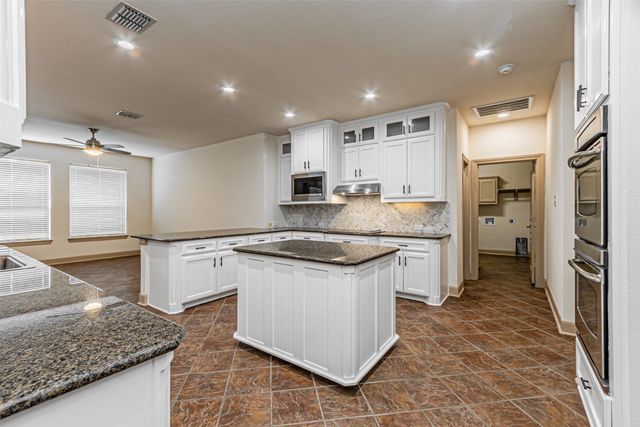 15097 Blakehill Drive, Frisco, TX 75035