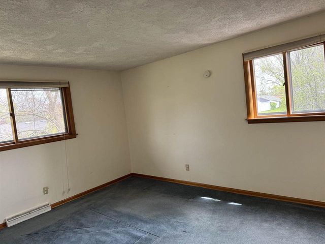 407 Silver Lake Drive, Portage, WI 53901