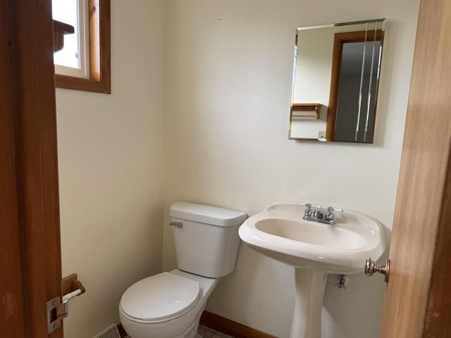 407 Silver Lake Drive, Portage, WI 53901