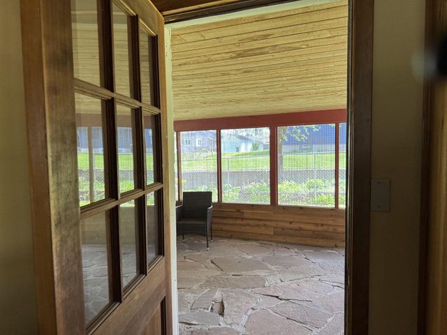 407 Silver Lake Drive, Portage, WI 53901