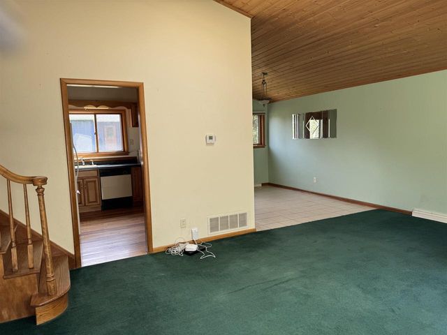 407 Silver Lake Drive, Portage, WI 53901