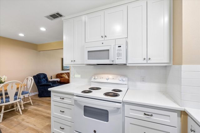321 Lorna Street, Burleson, TX 76028