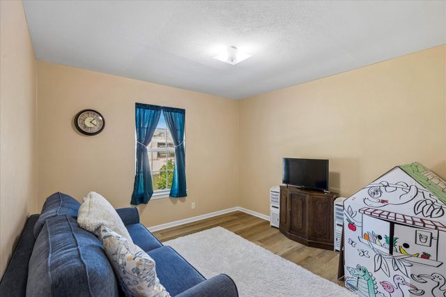 321 Lorna Street, Burleson, TX 76028