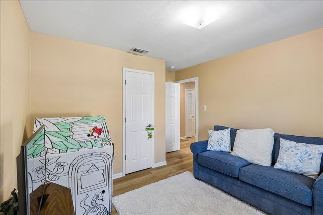 321 Lorna Street, Burleson, TX 76028