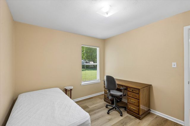 321 Lorna Street, Burleson, TX 76028