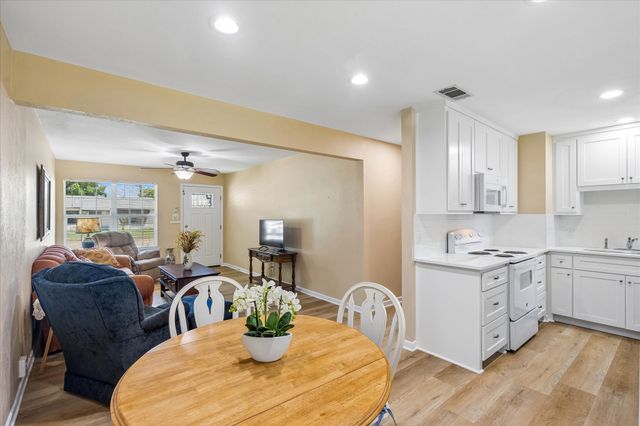 321 Lorna Street, Burleson, TX 76028