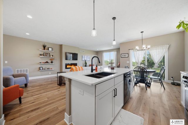 350 Kristi Lane, Hickman, NE 68372