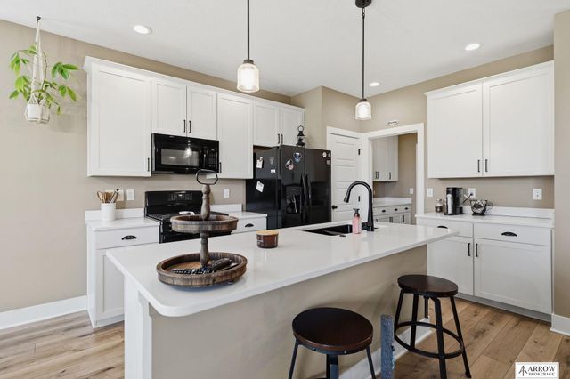 350 Kristi Lane, Hickman, NE 68372