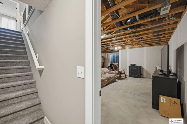 350 Kristi Lane, Hickman, NE 68372