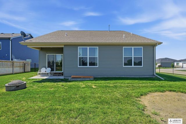 350 Kristi Lane, Hickman, NE 68372