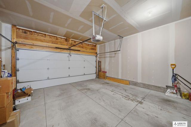 350 Kristi Lane, Hickman, NE 68372