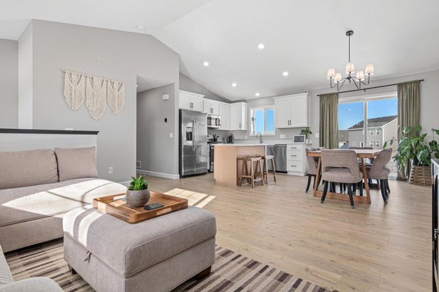 2501 Pioneer Trail, Buffalo, MN 55313