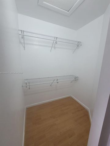 2881 N Oakland Forest Dr 309, Oakland Park, FL 33309