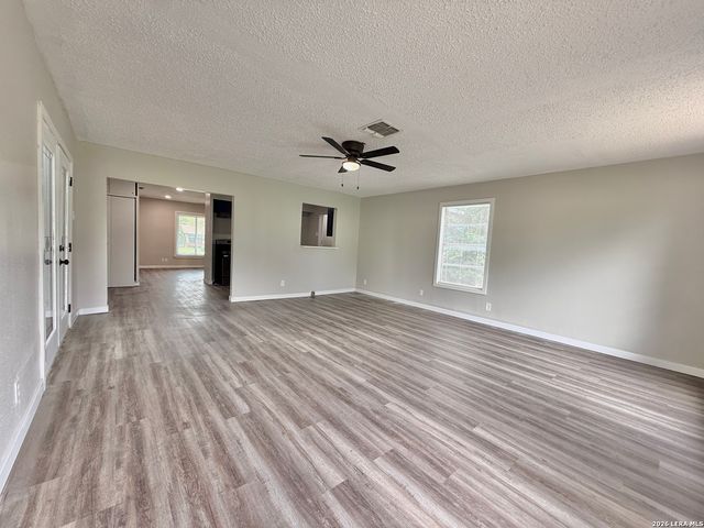 4535 Lark, San Antonio, TX 78228