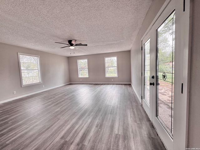 4535 Lark, San Antonio, TX 78228
