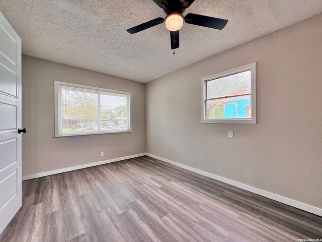 4535 Lark, San Antonio, TX 78228