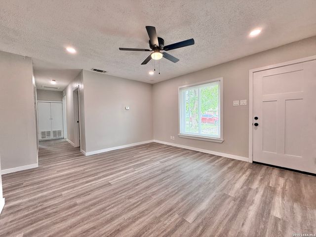 4535 Lark, San Antonio, TX 78228