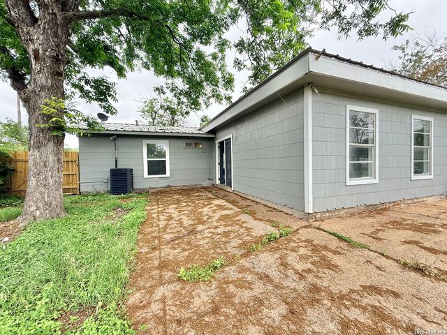 4535 Lark, San Antonio, TX 78228