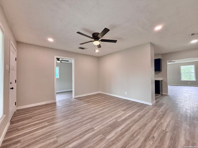 4535 Lark, San Antonio, TX 78228