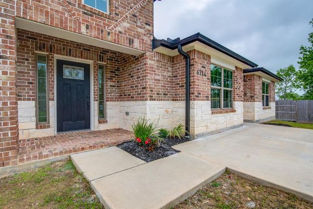 6714 Scott Street, Liverpool, TX 77577