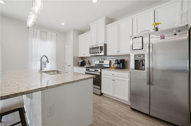 908 Hornswaggle WAY, Chesapeake, VA 23323