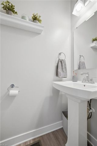 908 Hornswaggle WAY, Chesapeake, VA 23323