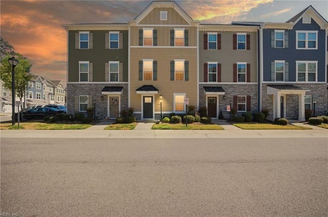 908 Hornswaggle WAY, Chesapeake, VA 23323