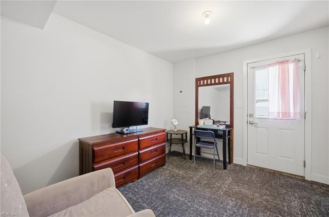 908 Hornswaggle WAY, Chesapeake, VA 23323