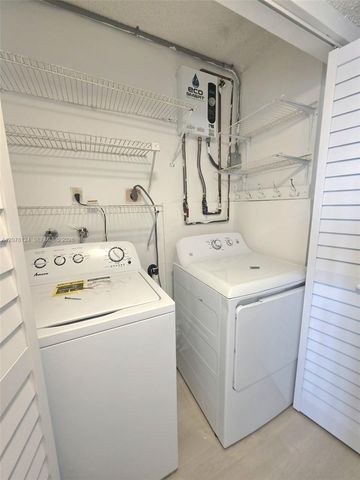 20105 NE 3rd Court 6, Miami, FL 33179