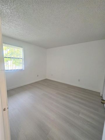 20105 NE 3rd Court 6, Miami, FL 33179