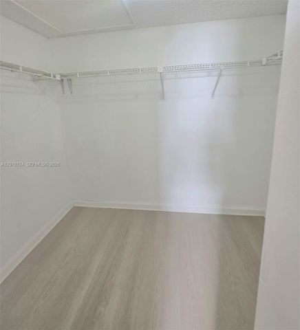 20105 NE 3rd Court 6, Miami, FL 33179