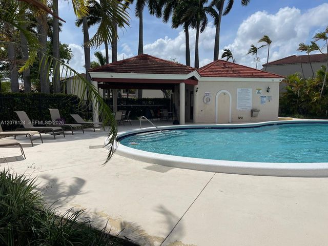 20105 NE 3rd Court 6, Miami, FL 33179