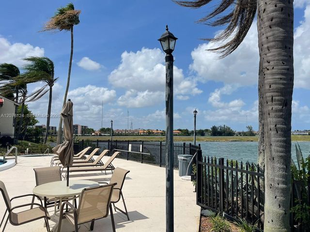 20105 NE 3rd Court 6, Miami, FL 33179